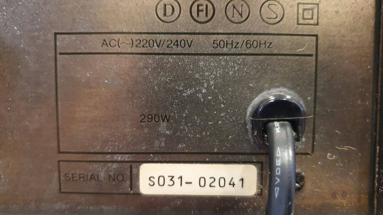 السلام عليكم 
جهاز امبليفاير من ماركة هارمان كاردون امريكي harman kardon تجميع ياباني نقاوه جدا عاليه نضافة ١٠٠%
كهرباء ٢٢٠ فولت واطيه ٢٩٠ مخرج اربع سماعات وزن ثقيل غني عن التعريف 
سعر ١٧٥ الف***********
توصيل كافة المحافظات العراق
