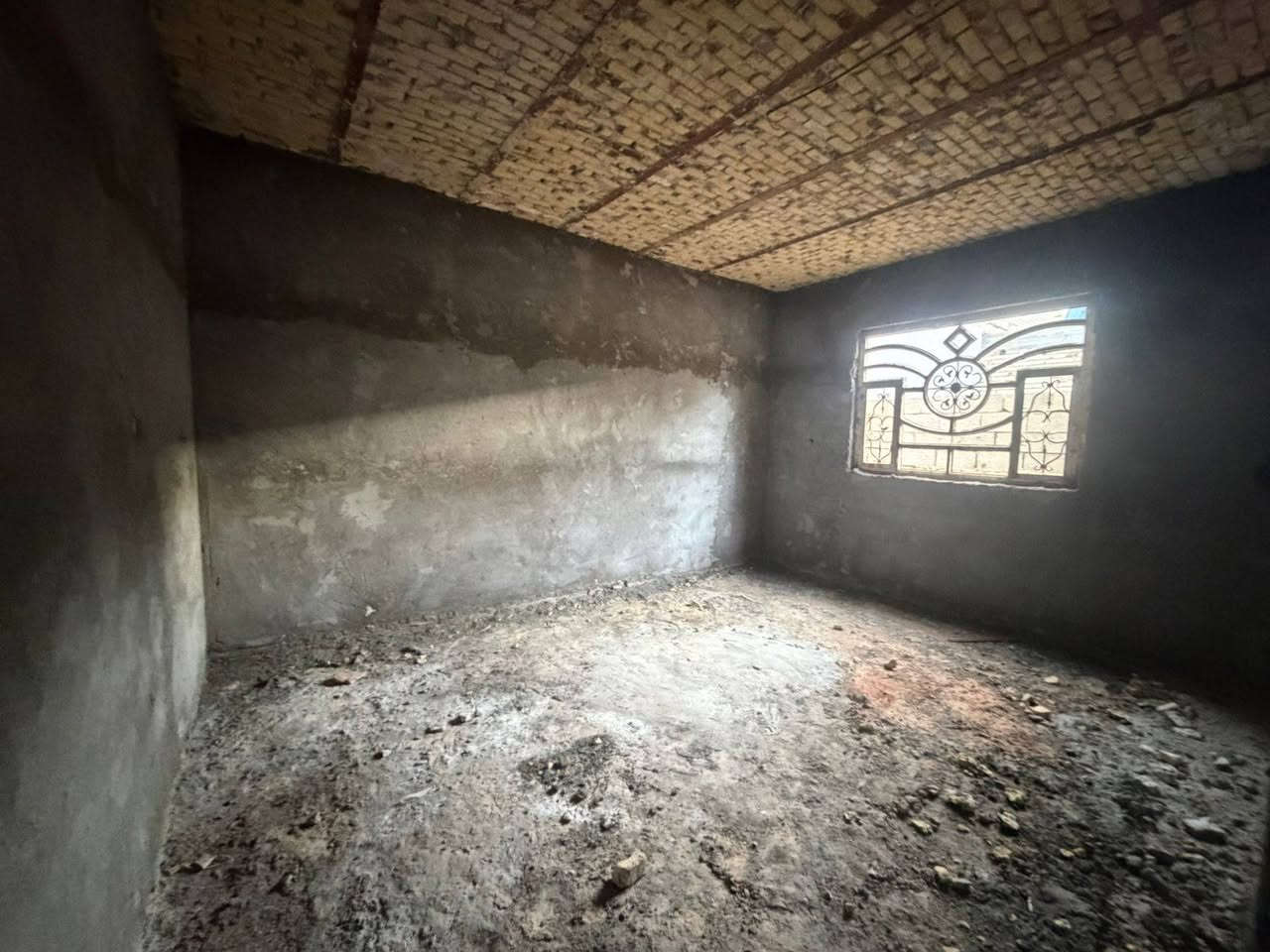 بيت للبيع  140 متر 
طابو زراعي سند 25 مداور بأسم المشتري  
يتكون صاله واستقبال ومطبخ وغرفة  وصحيات داخلية وخارجية العنوان خلف حي الحضاره البو جاسم مقابل مديرية المخدرات الجديده البيت  مشمول بالتطويب  ب٣٣ وبي مجال
الاستفسار أتصل  ***********+*********** واتساب او مراسلة الصفحة ***********
