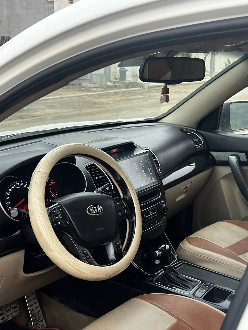 سلام عليكم سورنتو 2013 شكل 2014  وارد خليجي سياره مكينه جي دي اي 2.4 مفتوح والكير بشرط سياره بدون ضرر بدون صبغ بدون دواخل بدون ايرباك فقط بيها بارد اصبعين بل باب مال نفر وطخه بسيطه بل جاملغ الامامي موضح بل صوره سياره جديده ونظيفة ميحتاج اله اي مصرف فول مواصفات عدا بانوراما سويج بصمه وبيه نظام ايكو( اقتصادي) تبريد 3 قطع 7 راكب رادار خلفي امامي صندوق بصمه بردات جام خلفي بيلادي تحكمات ستيرن مثبت سرعه وغيرها اكو بعد مواصفات  
للتفاصيل اكثر اتصل على هاذا الرقم ***********
بي واتساب
