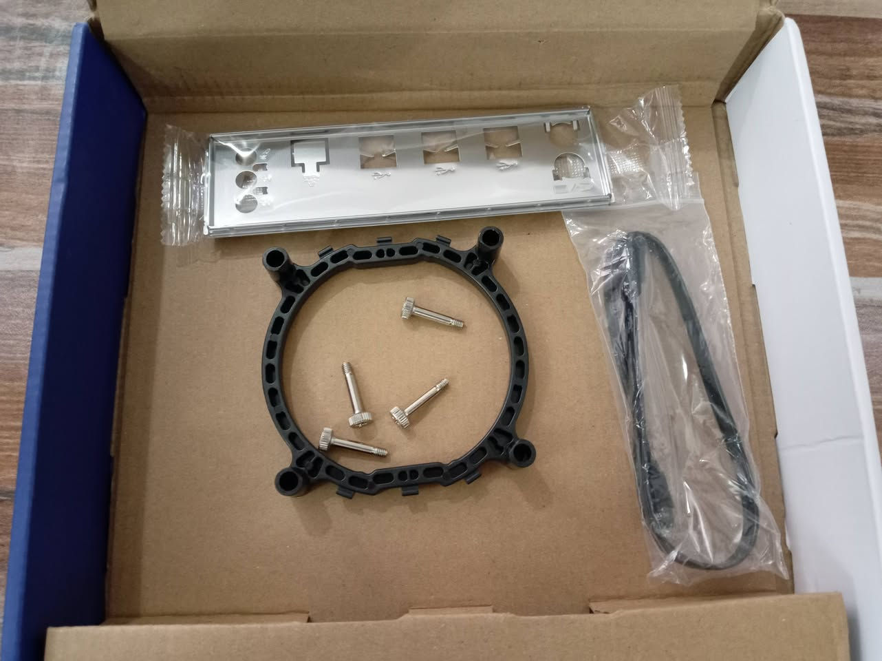 مذر بورد مع CPU مع الملحقات
السعر 40 الف


**إذا كنت صاحب هذا الإعلان وتريد حذفه لأي سبب، رجاءا أرسل رسالة إلى الدعم الفني**