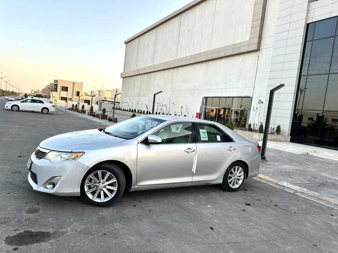 السلام عليكم….
للبيع بسعر مناسب جدا 102$ اعتذر عن الاقساط والوعده
تويوتا كامري 2012 وارد امريكي لون سلفر رقم سليمانية انكليزي (21) سنوية جديدة وهزة جديدة شرط التحويل…
سيارة بيها صبغ 3 قطع ونص فقط والباقي مكفول ….
بجم كبس….بدون دواخل بدون ايرباك… 
سيارة جاهزة بدون اي نقص….
محرك 4/2500 سلندر ….
شرط محرك وكير وصدر وكهربائيات وتبريد وتدفئة وتخم تاير سيارة جاهزة من كلشي….
مواصفات نص فول معروفه مواصفاتها مايحتاج اذكرها….
العنوان/ صلاح الدين/ تكريت/ القادسية…
السعر 102$ اعتذر عن الاقساط والوعده…
للاستفسار ***********
***********
