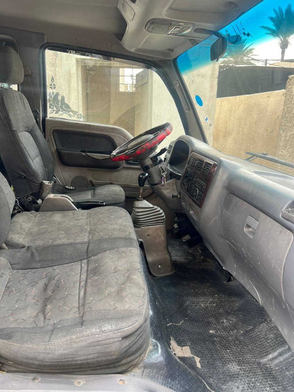 السلام عليكم
للبيع كيا ام عيون ٢٠٠١ رقم بابل انكليزي باسمي السعر ٨٥ و بيها مجال
***********
