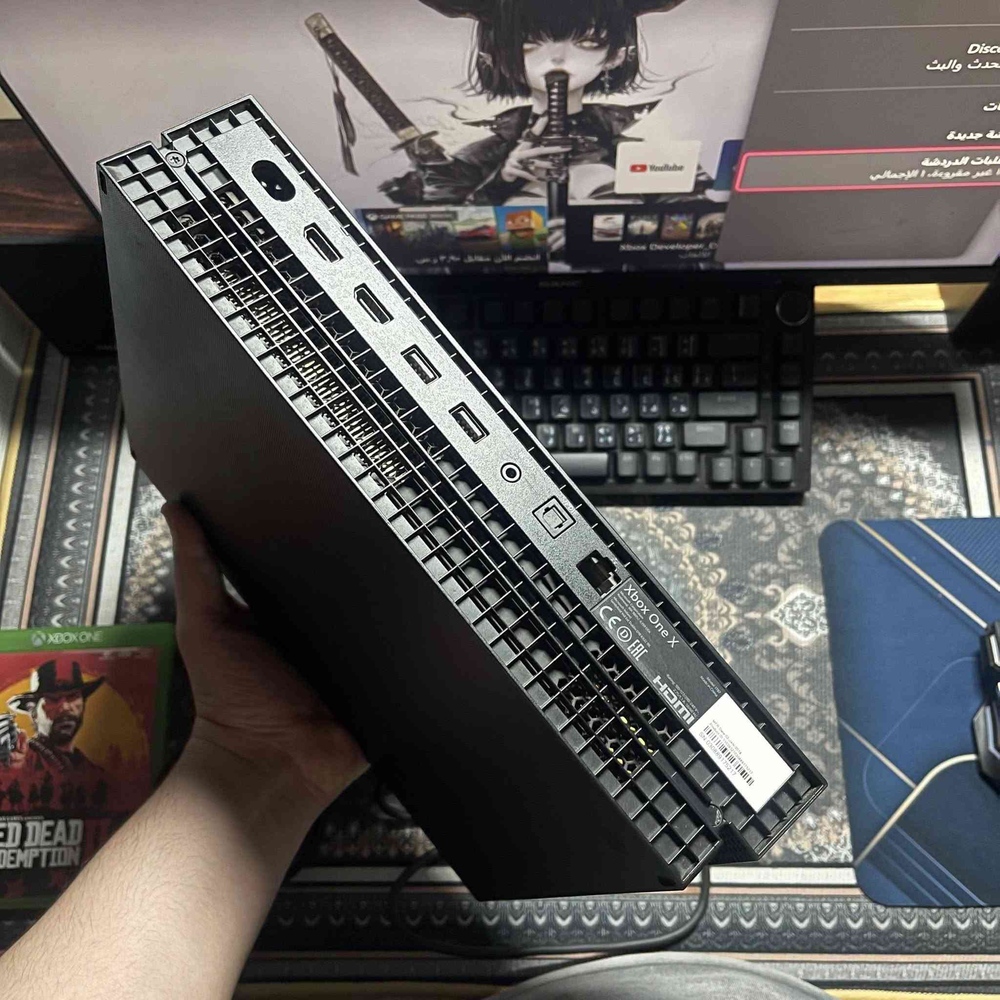 السلام عليكم
xbox one x - 1T
جهاز اخو الجديد نضيف ومكفول من كل شيء 
كامل ملحقات مع جوستك سيريس اصليه
ويجي وياه قرص ريد ديد وحساب 
سعر الجهاز 150 وتوصيل موجود لجميع المحافظات 
التواصل واتساب ***********
