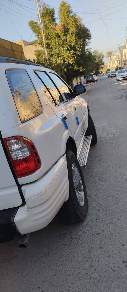 سيارة ازوزة راديو  للبيع نضيفة رقم شمالي 
سعر ٦٠ ورقة بيها مجال مكاني بغداد بياع شارع ٢٠
***********
 +964 790 422 2801
