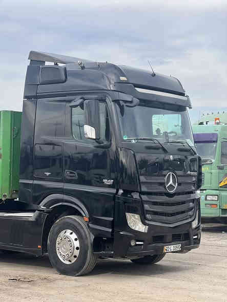 تابعونا علا صفحتنا بلفيسبوك /رقم:***********
معرض حجي زياد لبيع وشراء السيارات الكبيرة
