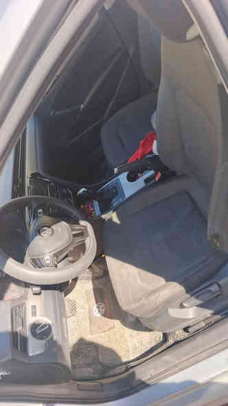 سيارة passat Volkswagen
موديل 2020
وارد خليجي تكسي دبي
محرك 5 سلندر، 2.500
كير 6 نمر. 
170 حصان. 
إضاءة led أمامية. 
كامرات حساس المطر ما اجل الماسحات. 
سيارة دفع امامي.
بريك(الفرامل) نظام ABS.
تكيف خلفي قطعتين. 
سماعات صوت عدد 8 داخل السيارة. 
رادارات امامية وخلفية. 
فول Airbags. 

للاستفسار  الاتصال على:
***********
