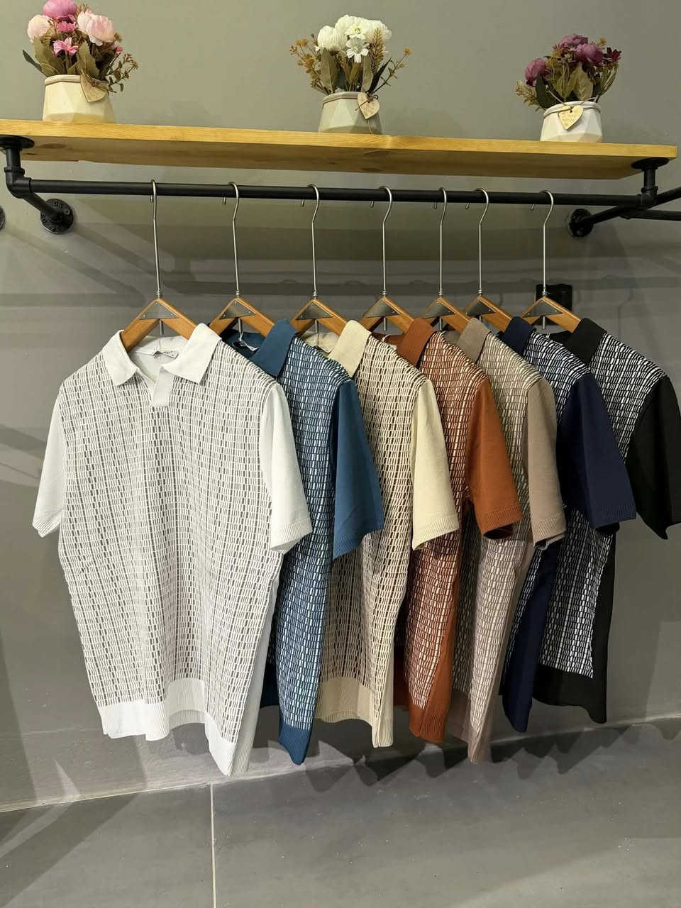 تريكو درجة أولى 
خامة اصلي 
توفرت قياسات كاملة 
تركي ماستر 🇹🇷🇹🇷🇹🇷
M/L/xl/xxl
متوفر توصيل


**إذا كنت صاحب هذا الإعلان وتريد حذفه لأي سبب، رجاءا أرسل رسالة إلى الدعم الفني**