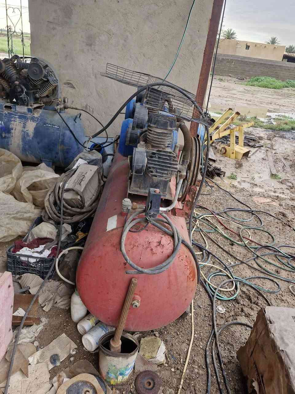 تاروسه للبيع 1000  لتر شغاله عنوان واسط الزبيديه قرب الطاقه الكهربائيه سعره  مليون و750وبيه مجال ***********
***********
