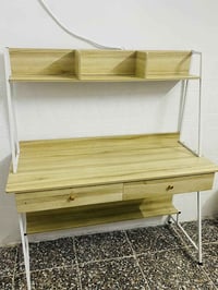 ميز دراسة بسيط بسعر مناسب ب50 مستخدم قليل 07762250081 مكاني حي التراث ...