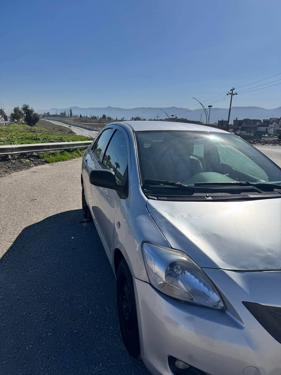 Yaris 2007
توێتا یارس مۆدێل ٢٠٠٧ ئۆتۆماتیک
مەکینە گەورە ١٦
گێڕ و مەکینەی بەشەرت 
تەبرید و سارد و گەرمی بەشەرت
تازە پێش و دوای داگیراوە هیچ کێشەیەکی نییە 
سەیارەیەکی توندو تۆڵە و دینار مەسرەفی نییە 

درگای سایەق و دۆسیەکانی بۆیاخە و هیچی تر 
بۆنیدەکەی دوو پەڵە جەلاتینی هەیە بۆیاخ نییە لەزگە کراوە ڕەسمی پێش لەزگەکەیم لایە 

نرخ ٧٩ گەڵاو مەعامەلە 

ژم : *********** السليمانية, العراق
