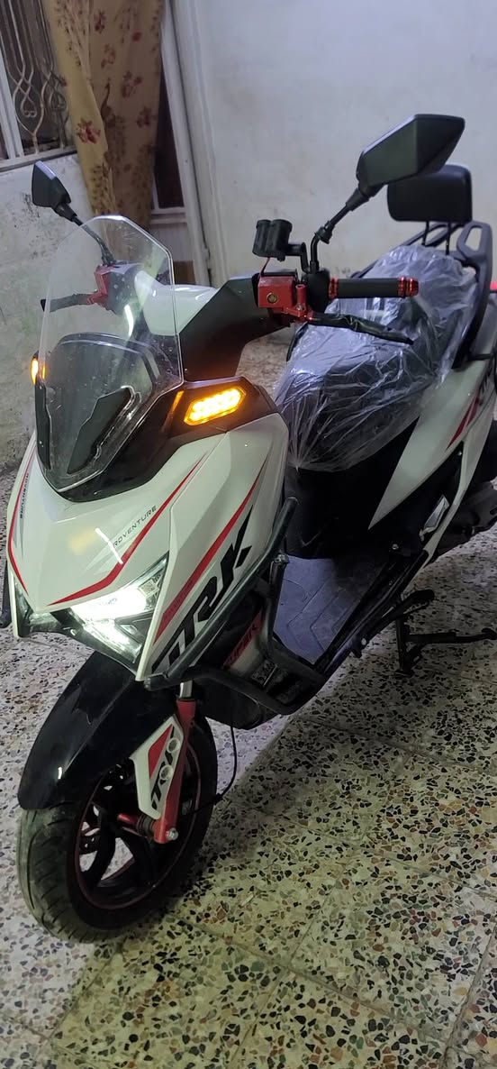 دراجة TRK زيرو استخدام ايام فقط ضمان السوامرة 
الموصفات 
1درع بلكامل ضد الصدمات
2 شاشه كبيرة ضد الماء
3 تشغيل عن بعد 
4 زوج دبلات بلخلف 
5 لايتات زنون
6 بيهه نضام انذار سرقة
سعرهه بلمحلات 
مليون و ٨٠٠ 
اني رايدهه مليون و٣٠٠
شراي يتصل او يراسل

***********
