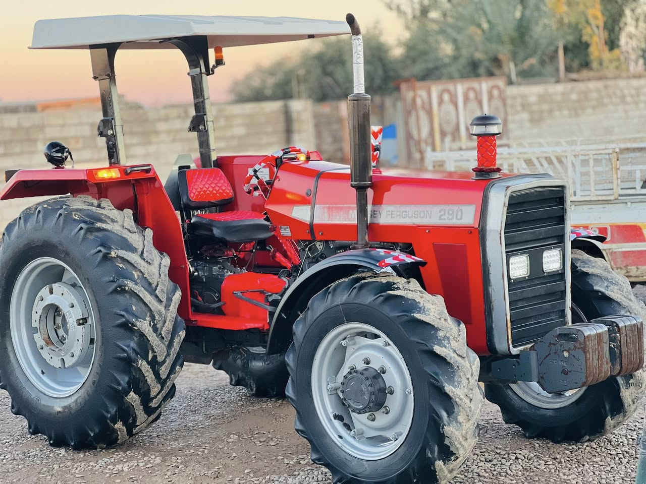 السلام عليكم مكلف بالنشر تركتر هندي للبيع موديل 2012 كله عل شركه كتاب شركه كركوك شرط الوكاله السعر 19مليون وبيه مجال الاستفسار عل الرقم***********
