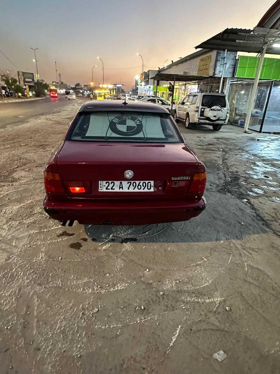 السلام عليكم بيئم 525  M 
موديل 92
سياره صبغ عام جماليه بس ما بيه قطرت اخياس 
صدر امامي خلفي جدد 
تخم تاير 
تبريد تدفئه 
داخل اسود 
سياره بلاديه M 
مكينه جديده كير جديد 
كرهبائياته كله بلاديه ما ملعوب بيه 
*********** مكاني بابل
