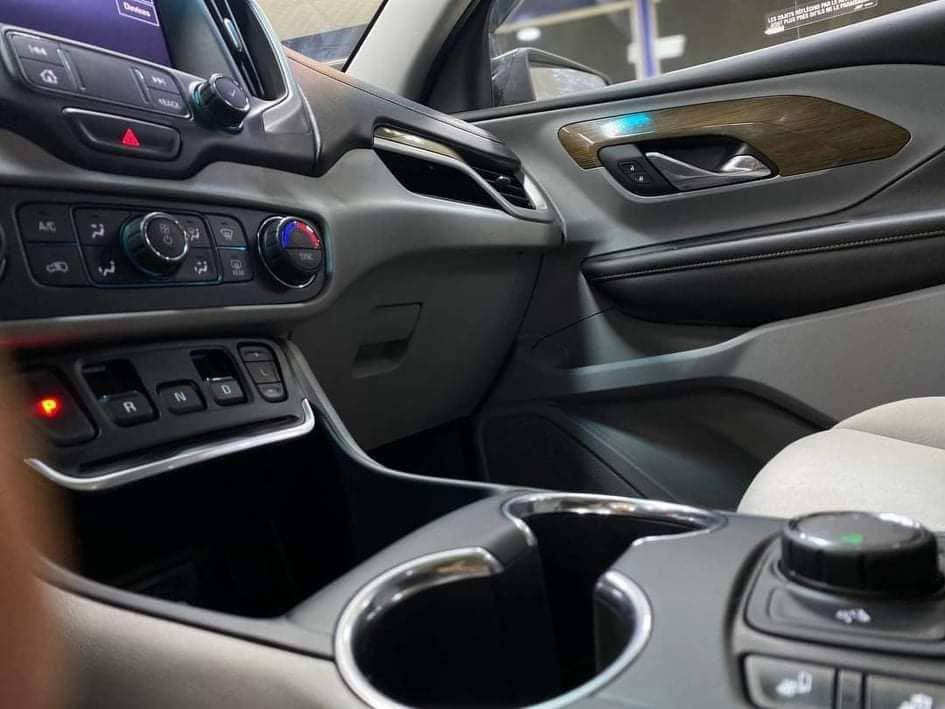 السلام عليكم
جمسي تيران 2019,,
مواصفات ،،،،،،،SLT

بانوراما سقف 
تحديد مسار الشارع 
رادار امامي جانبي 
توقف ذاتي 
نضام انزلاق 
نضام اعطال 
نضام ايكو سبورت نورمال 
محرك 2000,,تربوو،،،
كشنات جلد كشنات هيتر امامي 
كامرى دواره خلفيه 
لايت ال اي دي زينون 
كشافات ضباب كثيف 
تبريد وتكييف الهواء مركزي 
بصمه تشغيل بصمه ابواب 

وبعد بيها مواصفات 
المحرك والجير بحاله ممتازه 

السعر المطلوب 155,,,ومجال الطيبين 
للستفسار اتصال ***********

