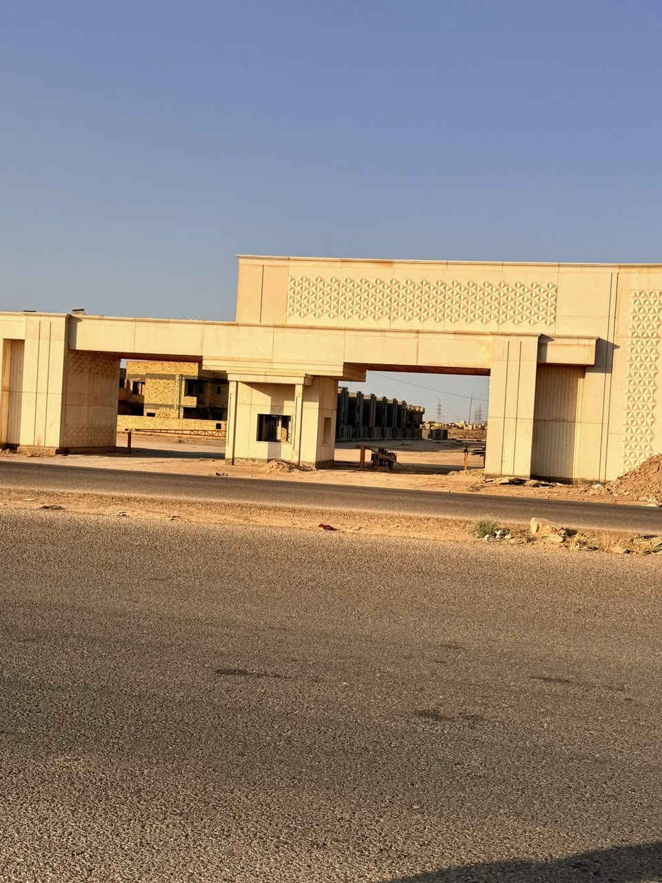 3دوانم وجه عقد زراعي استثماريه العنوان ميسان قرب العلوه النموذجيه للاستفسار اتصل وتدلل ***********.    ***********
