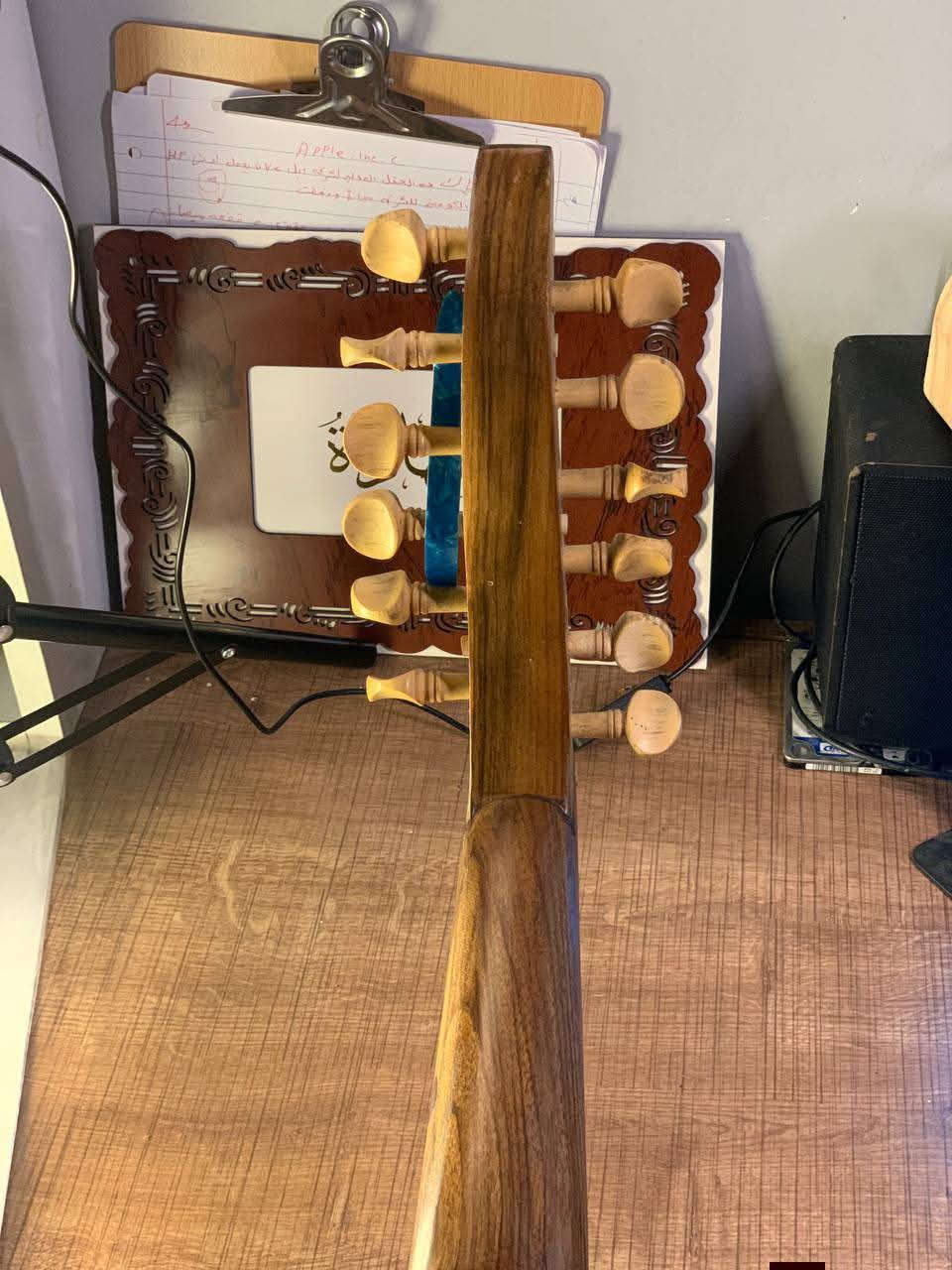 السلام عليكم 

عود عراقي للبيع 

صناعة الاسطى سنان سمير

الظهر جوز

الوجة سيدار

المفاتيح نارنج

اوتار كروشنر 

العود نظيف كلش وسعرة مناسب

المكان بغداد

للاستفسار 

***********
