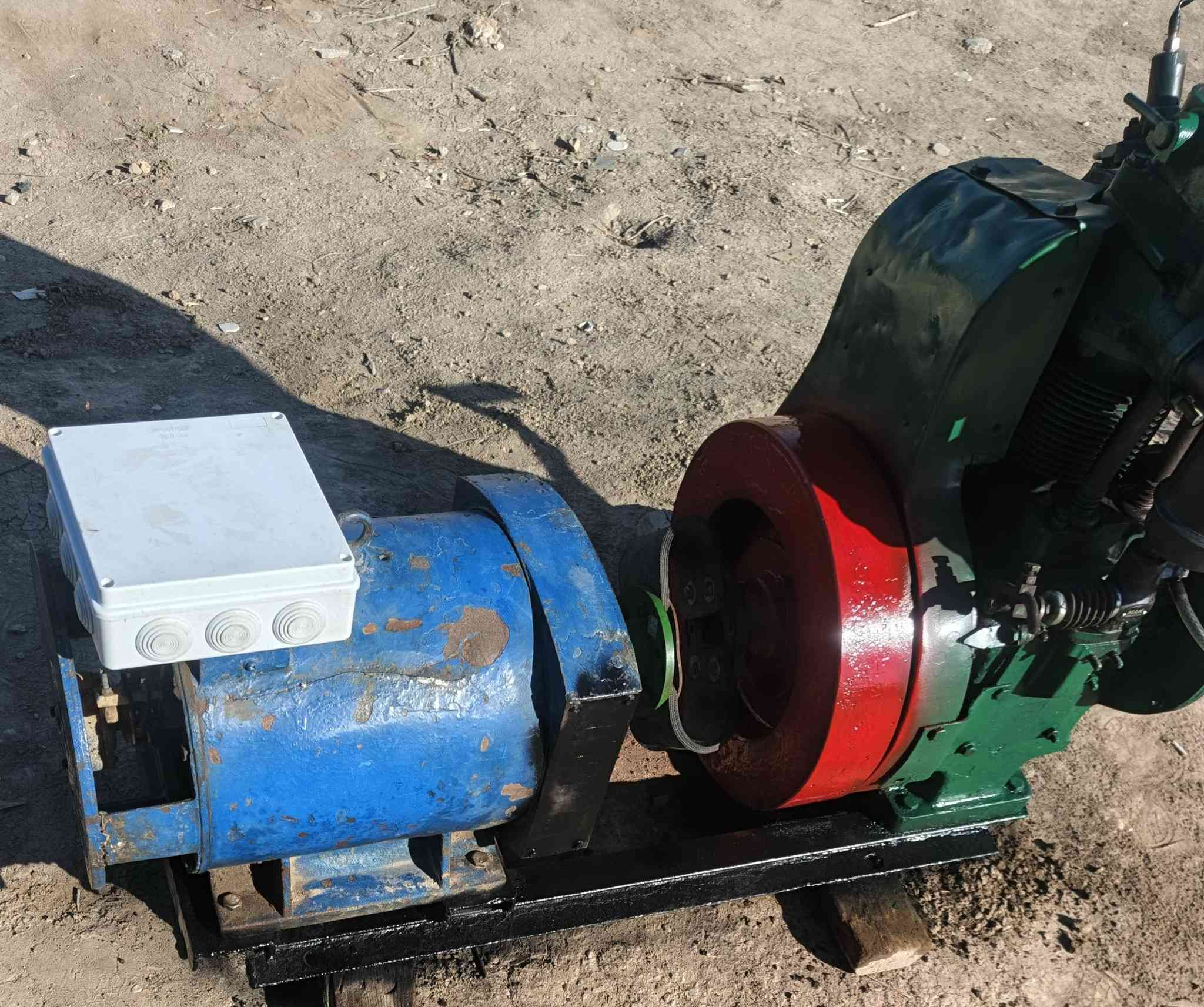 للبيع مولده هندي 10 حصان مع راس توليد7ونص كيفي ملف نحاس 100% مولده جديده معنى الكلمه مكاني طريق كربلاء نجف عمود 350 شرط الشغل على الضمان اتصال على هذا الرقم غير اتواجد على الفيس***********
