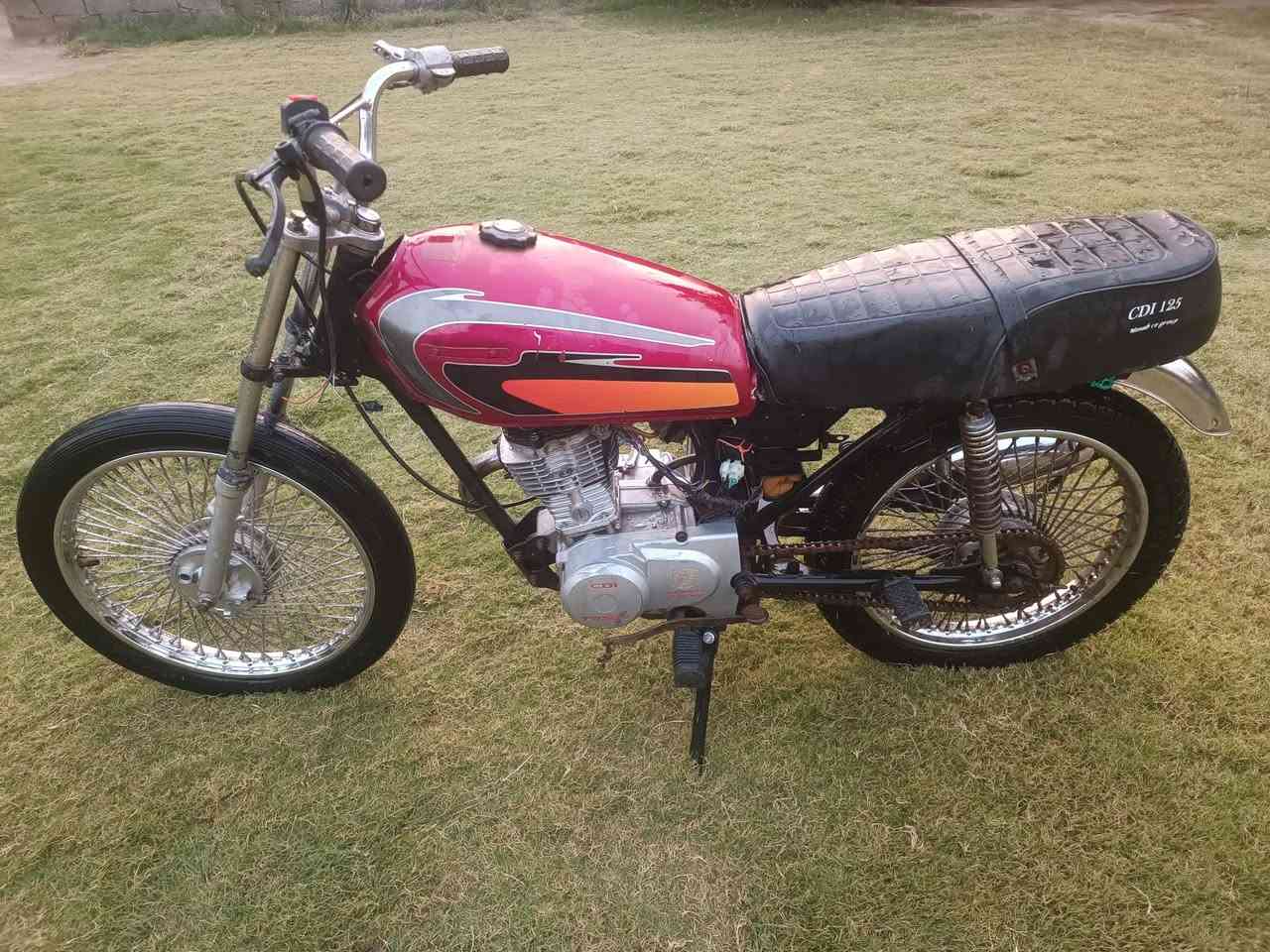 #متاح 4 كير كلك مكفوله دراجه كامله دبلات وياله تايرات جدد محرك لا نضوح ولا خيط بخار مكفول وصوتها خرسه الدراجه سعرها 275 وبيها مجال للشراي الشراي يتصل ويدلل ***********.         ***********
