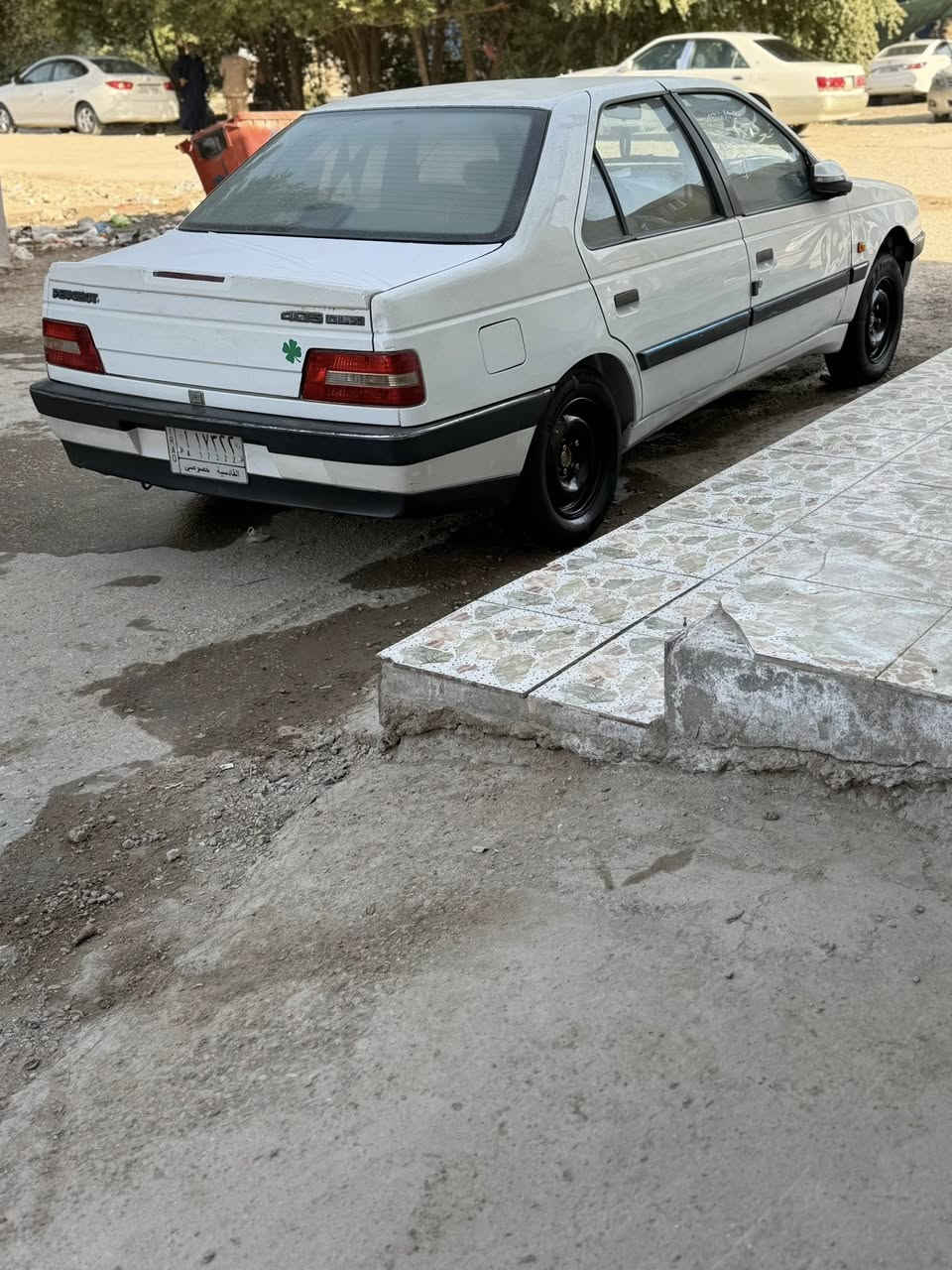 سلام عليكم بيجو 405موديل 2012سياره مكفوله لاضربه ولا تبديل ولا صبغ ماعده الجاملغ المامي وسياره جاهزه مكينه وكير وحداديه وكهربايات وتبريد شغال سياره مال جناي السعرررر 40وبيه مجال حك الجيه ***********
