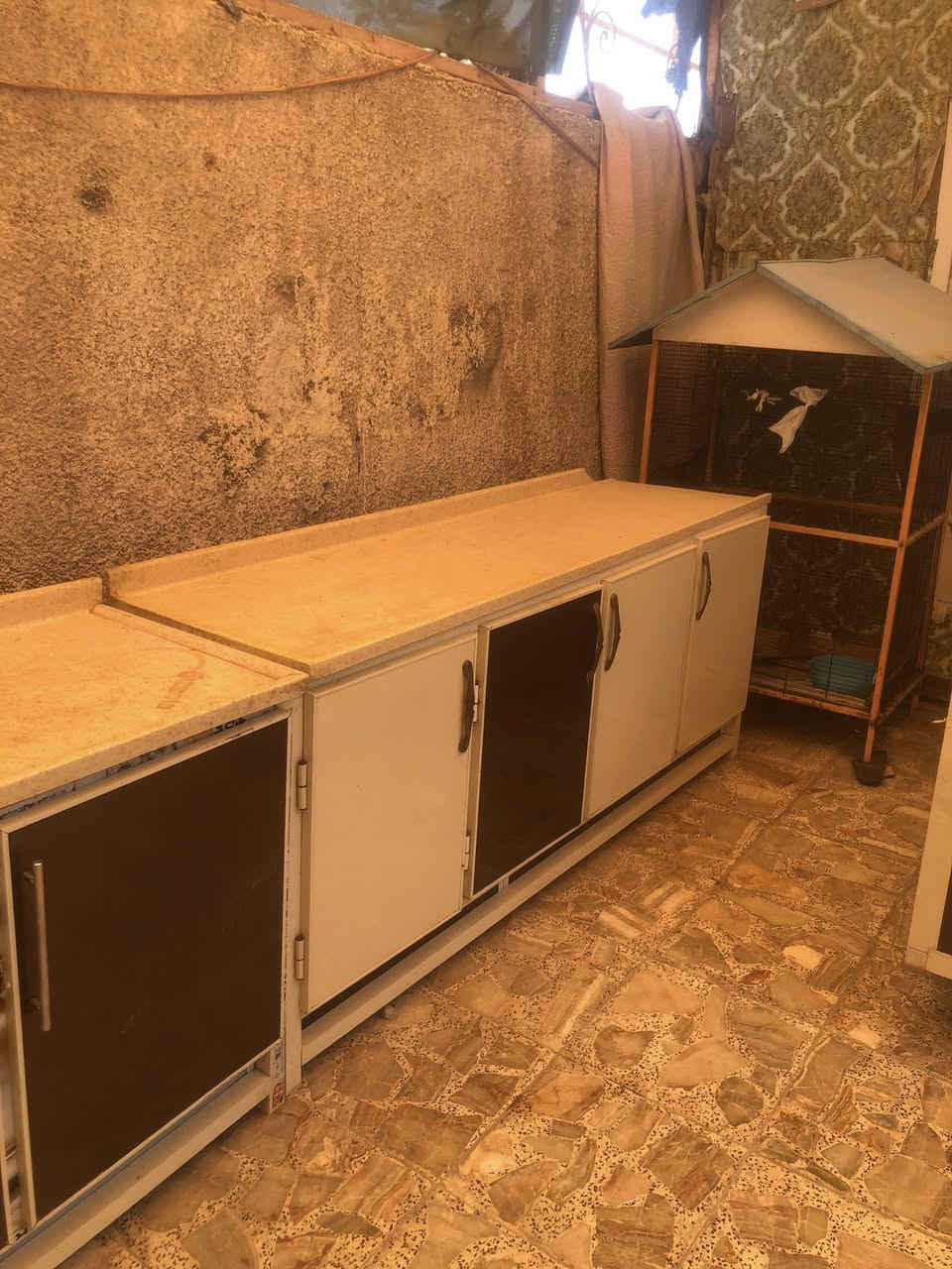 سلام عليكم كاونتر مرمر ستعماله قليل
3 قطع سعره 300 الف بغداد مدينة الصدر 
***********
