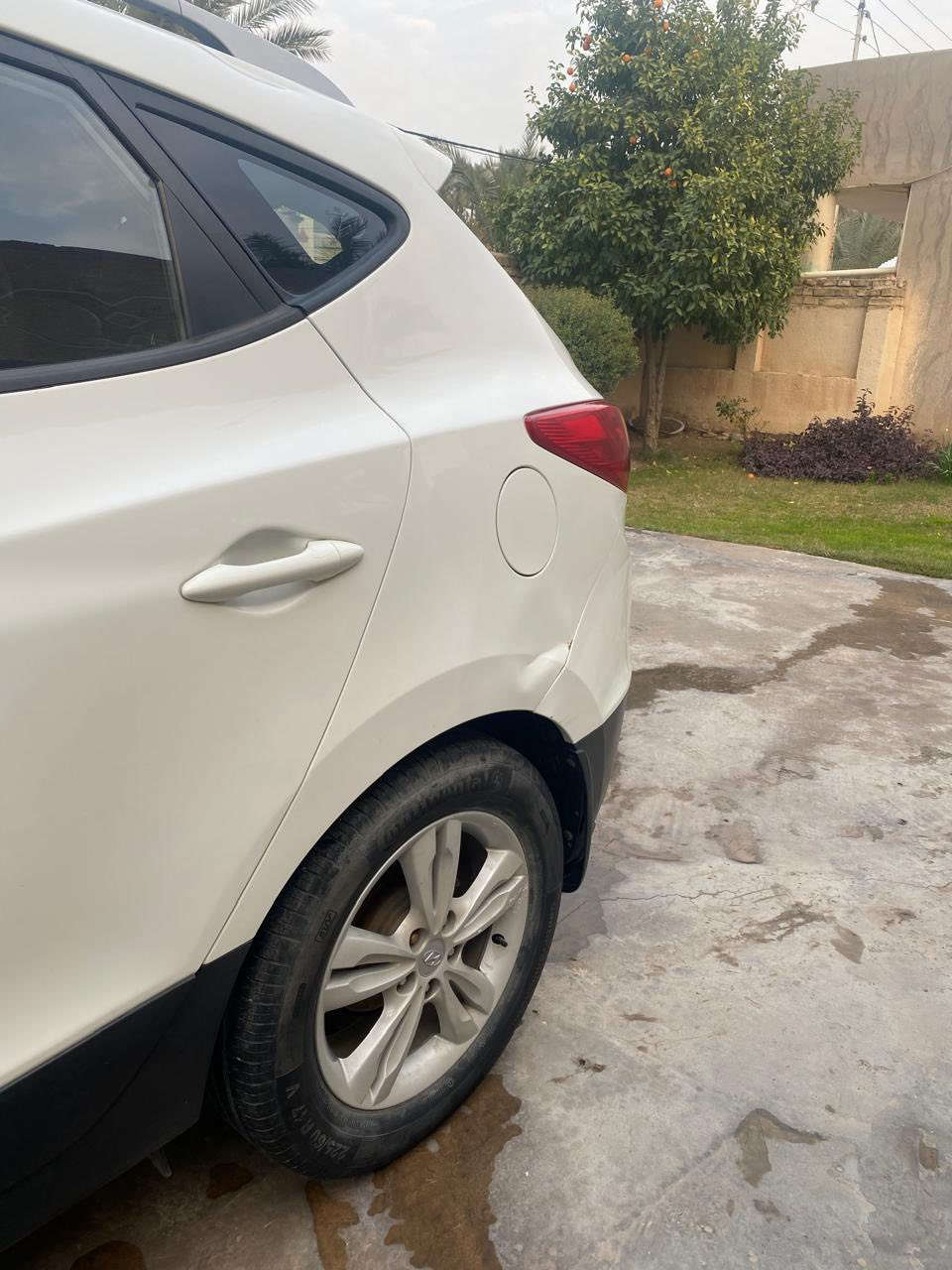 السلام عليكم
توسان موديل ٢٠١٣ 
فول موصفات بنوروما اشاير مري 
محرك ٢٠٠٠ 
رقم بغداد 
السياره جديده 
ضرر صبغ هلالات اثر طخات خفيفه بدون دواخل  
للتواصل: ***********
سعر:١٤٠ورقه وبيه مجال
