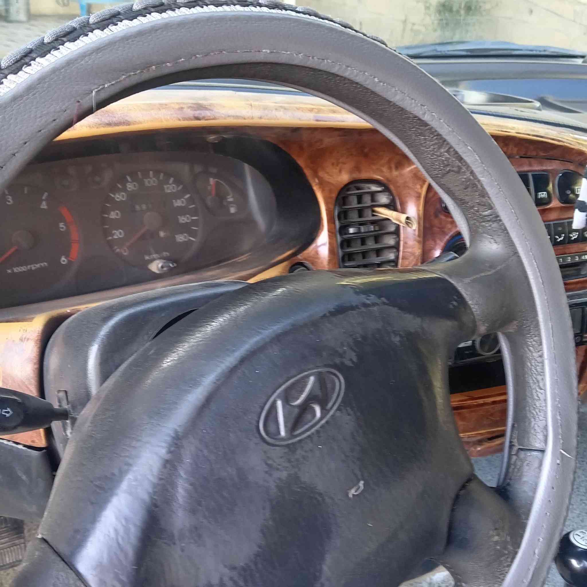 السلام عليكم ستاركس بترا للبيع موديل 2004وجه عادي(8)راكب ابيض بلاد محرك كير اكسل كهربيات كلة كفالة شواصي واحد معمر رقم ديالى اجرة تحويل ثاني محرك سوبر مفتوح المكان ديالى الخالص تفاصيل اكثر اتصل وبيك خير وادلل *********** بي واتساب
*********** اخوان مكلف بالنشر
