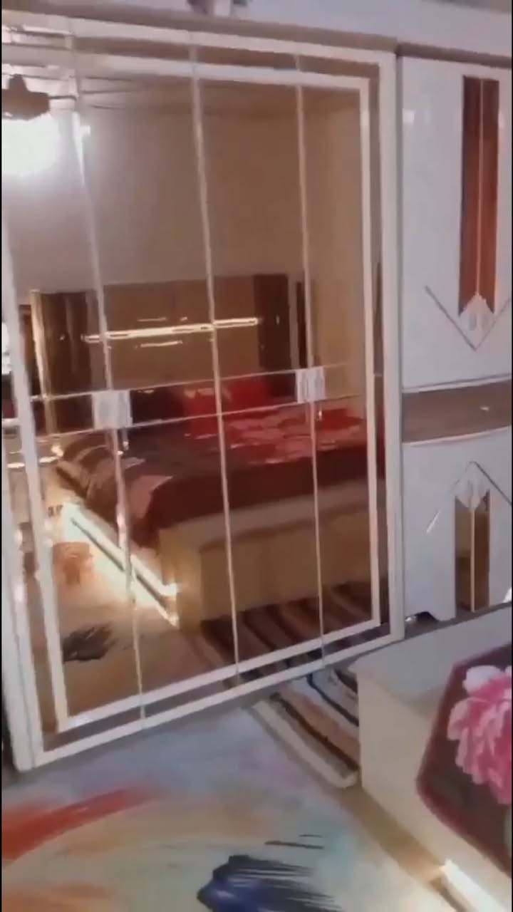 السلام عليكم للبيع غرفة تركيه استخدام ثلاث أشهر  نظيفه السعر ٩٠٠ وبي مجال  ***********
