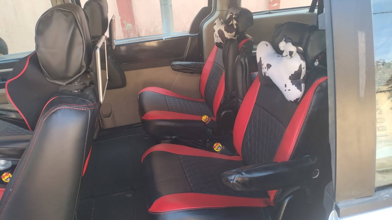 السلام عليكم
دوج كرفان 2010 محدث بجم 2013 
جاهزة من كلشي بس ينرادله صبغ ابيع احزام .
ضررها ضربات خارجيه بصيطه بدون دواخل 
السيارة حلوة وصارف عليها مال بيت مال شغل 
محرك كير شرط جدد ماصاللهم شهر شهرين من غيرتهم 
السيارة جاهزة الي ياخذها حتى غسل مايغسلها 
سعر البيع 109 وبيها مجال شي قليل 
للتواصل خاص او على الارقام التاليه 
***********
***********
