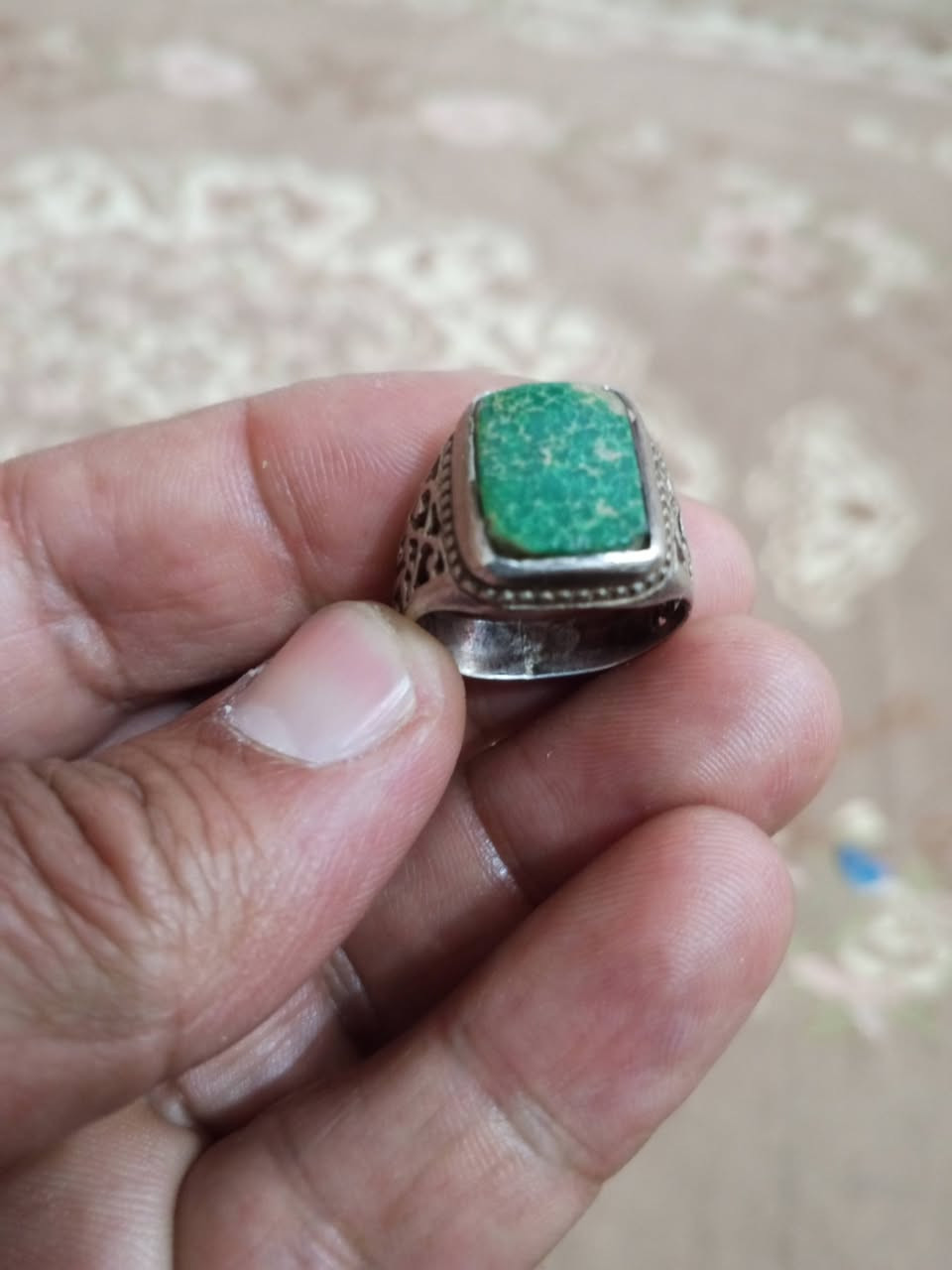 السلام عليكم نيشابوري تفاحي ب30الف سعر نهائي بدون عمله ***********
