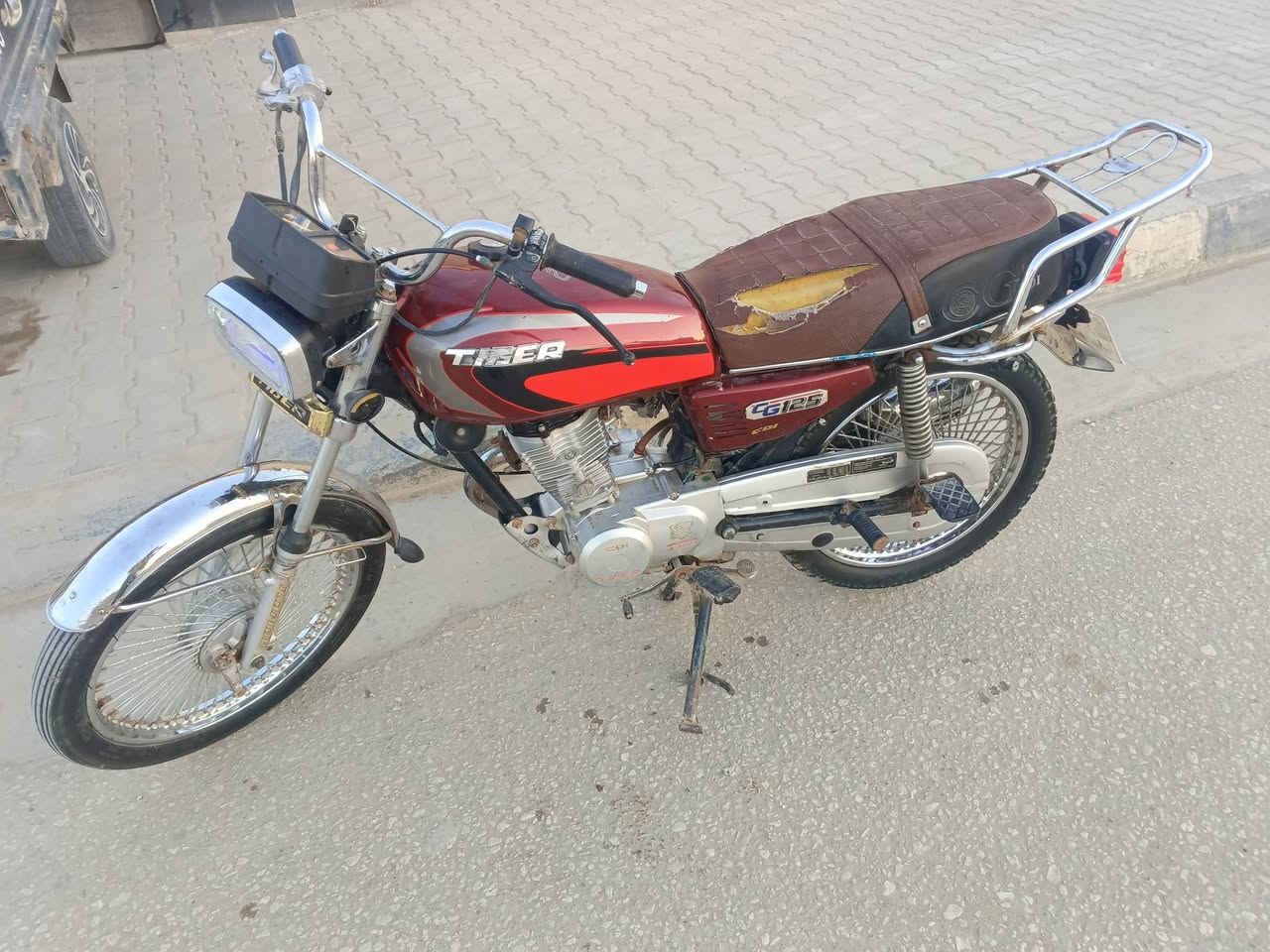 سلام عليكم 
دراجة تايكر اوراق اسكنر للبيع الدراجة جاهزه ومكينتها ناعمه سعرها ٤٥٠ شراي هذا رقمي ***********  مكاني كربلاء الحسينية
