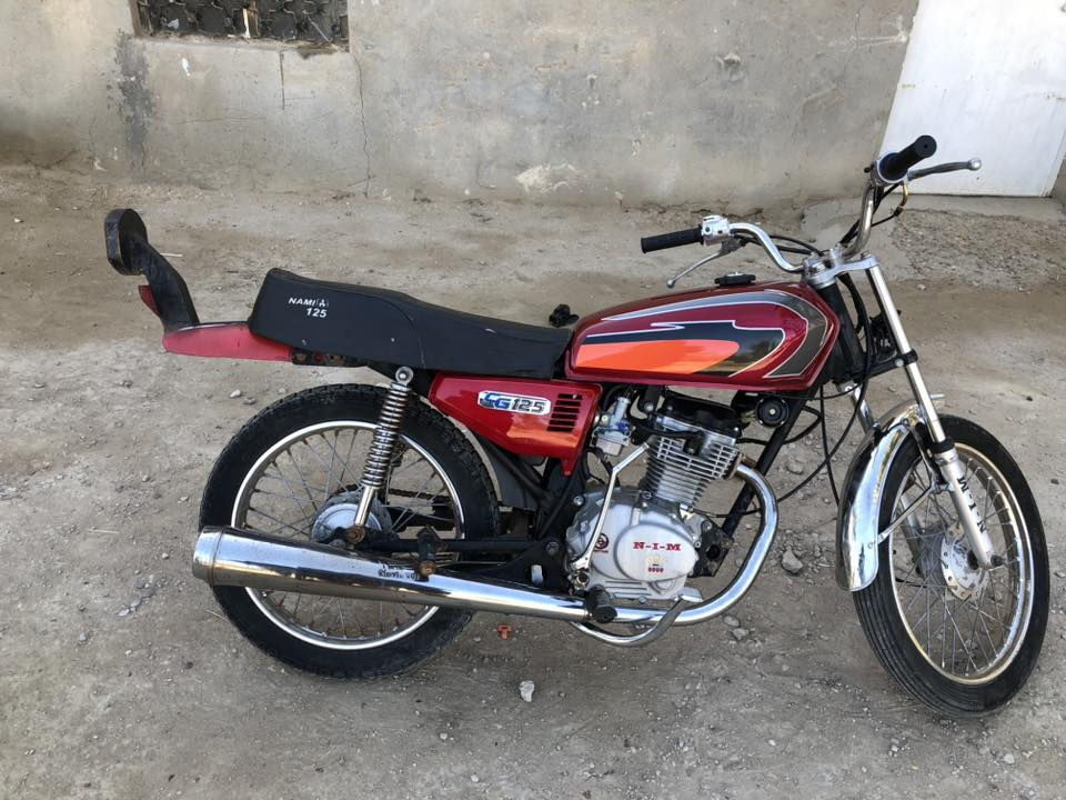 سلام عليكم
دراجه نامه 
المكينه مكفوله نعومه فول 
دراجه كامله ما ناقصه اي شي 
سعر ٣٢٥ وبيها مجال 

العنوان بابل الكفل 

***********
