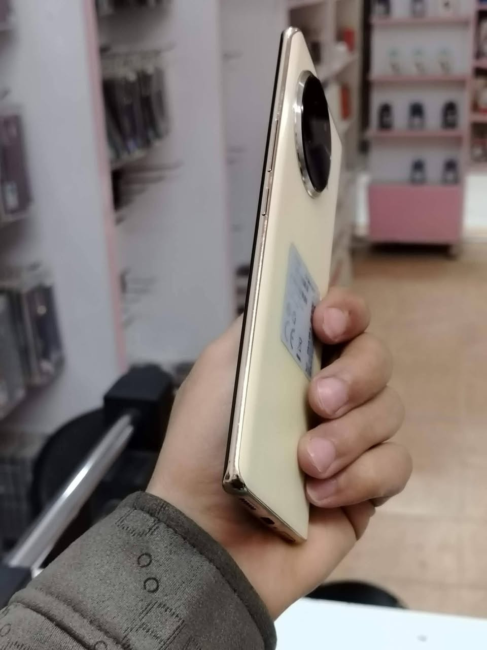 تكنو سبارك 20 برو بلس256 جيجا 8+8 رمات شاشه منحنيه صوت استيرو الجهاز زيرو معاه الكرتونه والشاحن والجراب جهاز للبدل التواصل على الماسنجر
تكنو سبارك 20 برو بلس256 جيجا 8+8 رمات شاشه منحنيه صوت استيرو الجهاز زيرو معاه الكرتونه والشاحن والجراب جهاز للبدل التواصل على الماسنجر


**إذا كنت صاحب هذا الإعلان وتريد حذفه لأي سبب، رجاءا أرسل رسالة إلى الدعم الفني**