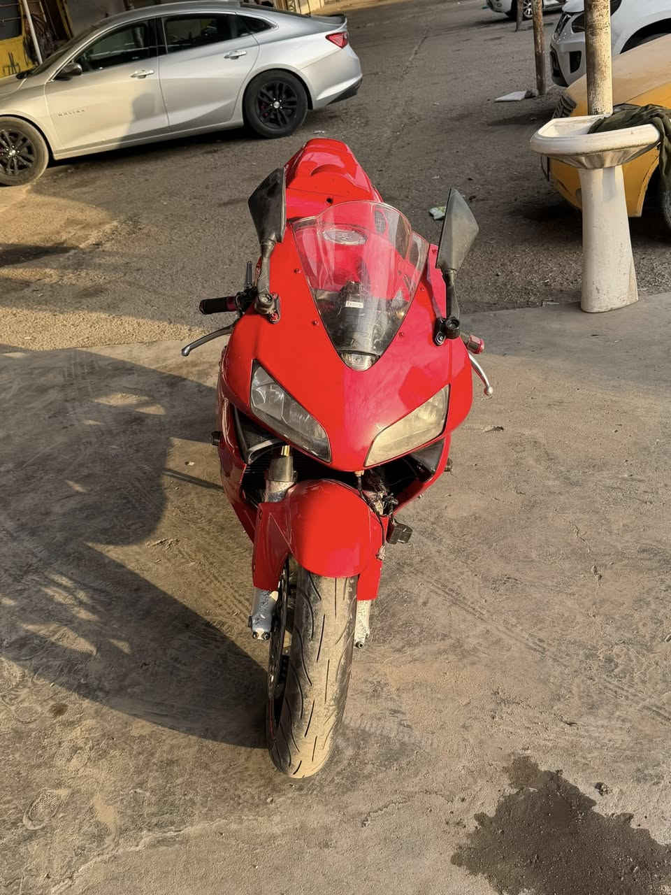 سلام عليكم
RR 600 
2004 دراجة نظيفة بيها مشكله بالمحرك ابيع كوم حديد
10$
مكاني بغداد زيونة
***********
