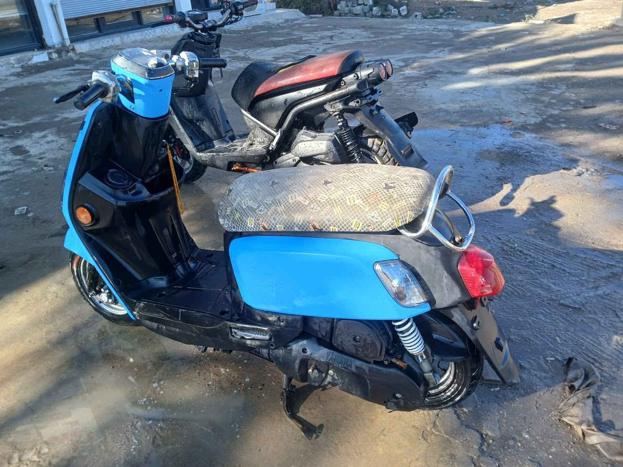 سلام عليكم
ماكس بوليس ٢٠١٣
نوزل دراجه حلوه ناعمه وكامله كل نقص مابيهه 
السعر ٧٥٠ وبيهه مجال مراوس هم يرهم 
***********
