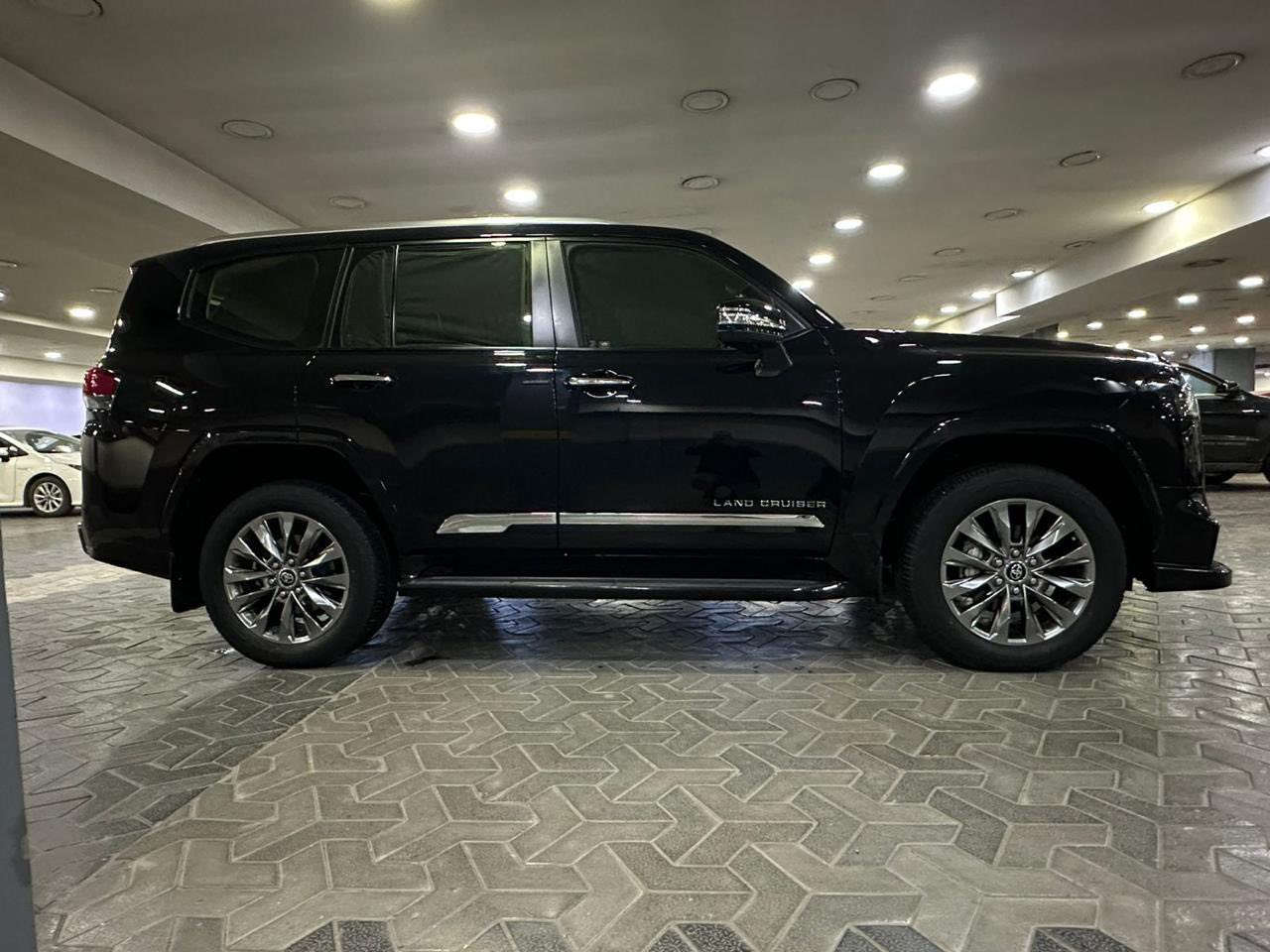 السلام عليكم
تيوتا لاندكروز شركة ساز بريم اصل 2024 لمتد رقم بغداد
تنفس طبيعي بعدها بضمان شركة ساز
ماشيه 30 الف كيلو
مكفوله كفاله عامه
مكان السياره بغداد 
السعر المطلوب695 ورقه وبي مجال
رقم الهاتف 
***********
