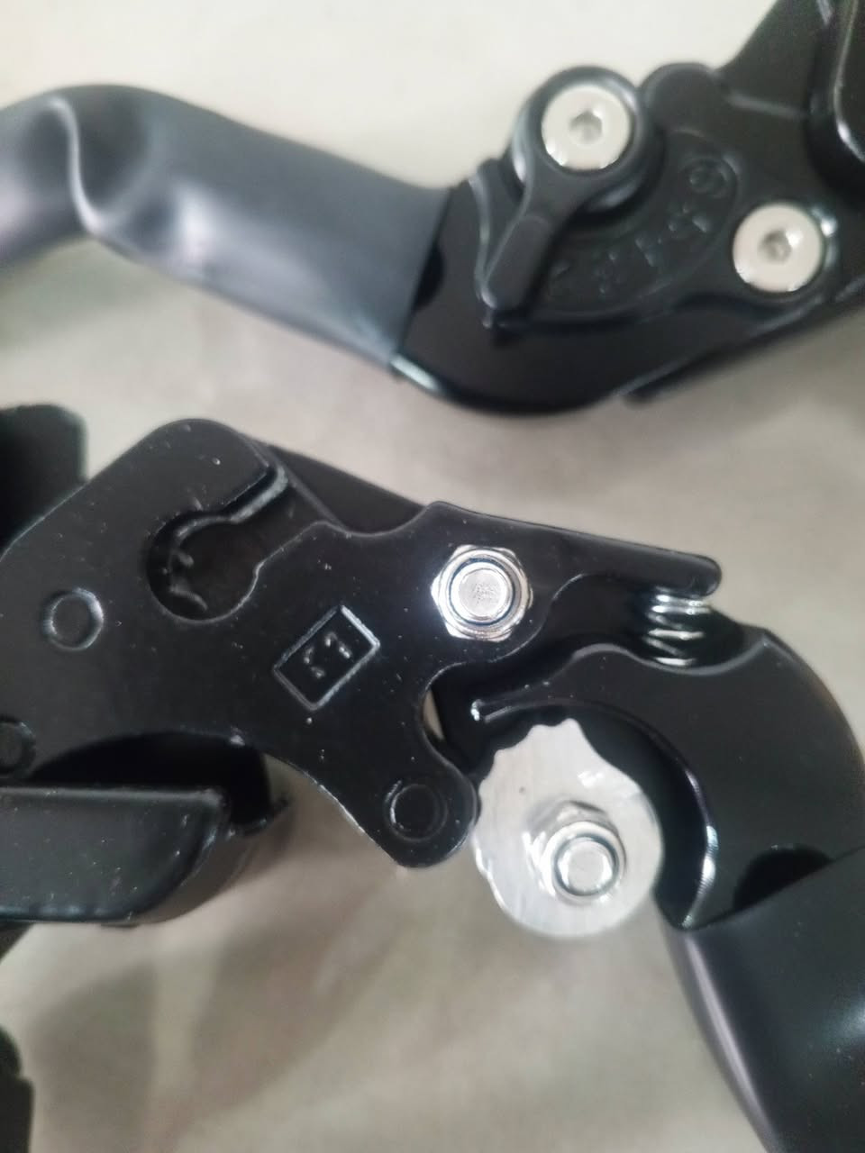 غراض دراجات نارية 
كمية من هذا موجود


**إذا كنت صاحب هذا الإعلان وتريد حذفه لأي سبب، رجاءا أرسل رسالة إلى الدعم الفني**