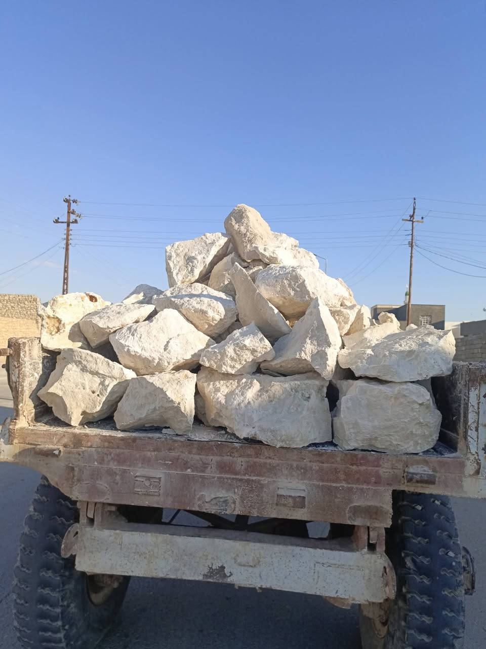 السلام عليكم خوان حجر صلب غزاز حمل فول وحجره فول سعر الدرب 35 بروانه حديثه 40 التصال عل رقم  ***********
