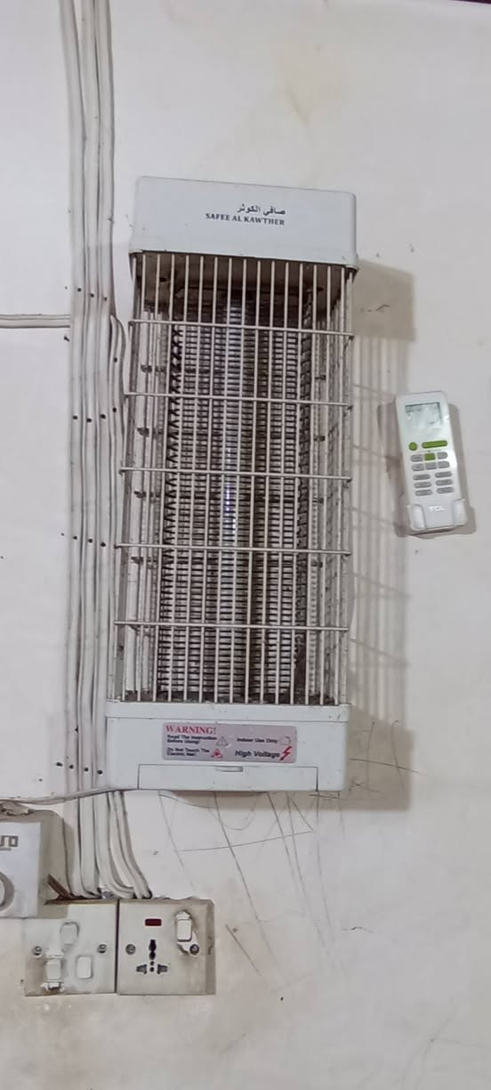 السلام عليكم شلعه أغراض بيت للبيع كلهن شغالات سبب البيع إنتقال من البيت ما ابيع قطعه وقطعتين أبيع شلع ورجاء المندوبات لحد تدخلي سعر الغرفة 700 وبيها مجال بسيط10 قطع نقصها جامة وسجج سبلت طن عدد 2 شغال تدفئة وتبريد واحد 300 واحد 250 كاروك سعره40 وبي مجال من عمر سنة إلى 5 مبردة 100 صوبة كهربائية عدد2 ب25 مبخرة عطر ب10 قانصة بگ نقص فقط شمعه شغالات عدد2 ب20 رافعه فولتية 20 أمبير ب60  المكان كربلاء حي العامل  للاستفسار الرقم ***********
