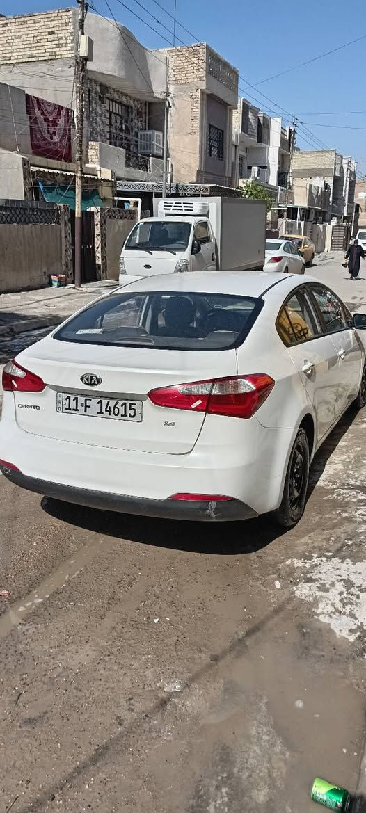 السلام عليكم كيا سيراتو موديل 16 باسمي بيها صبغ شامله خلفي اثر شخط بدون بارد بدون معجن عنوان بغداد بياع ***********
