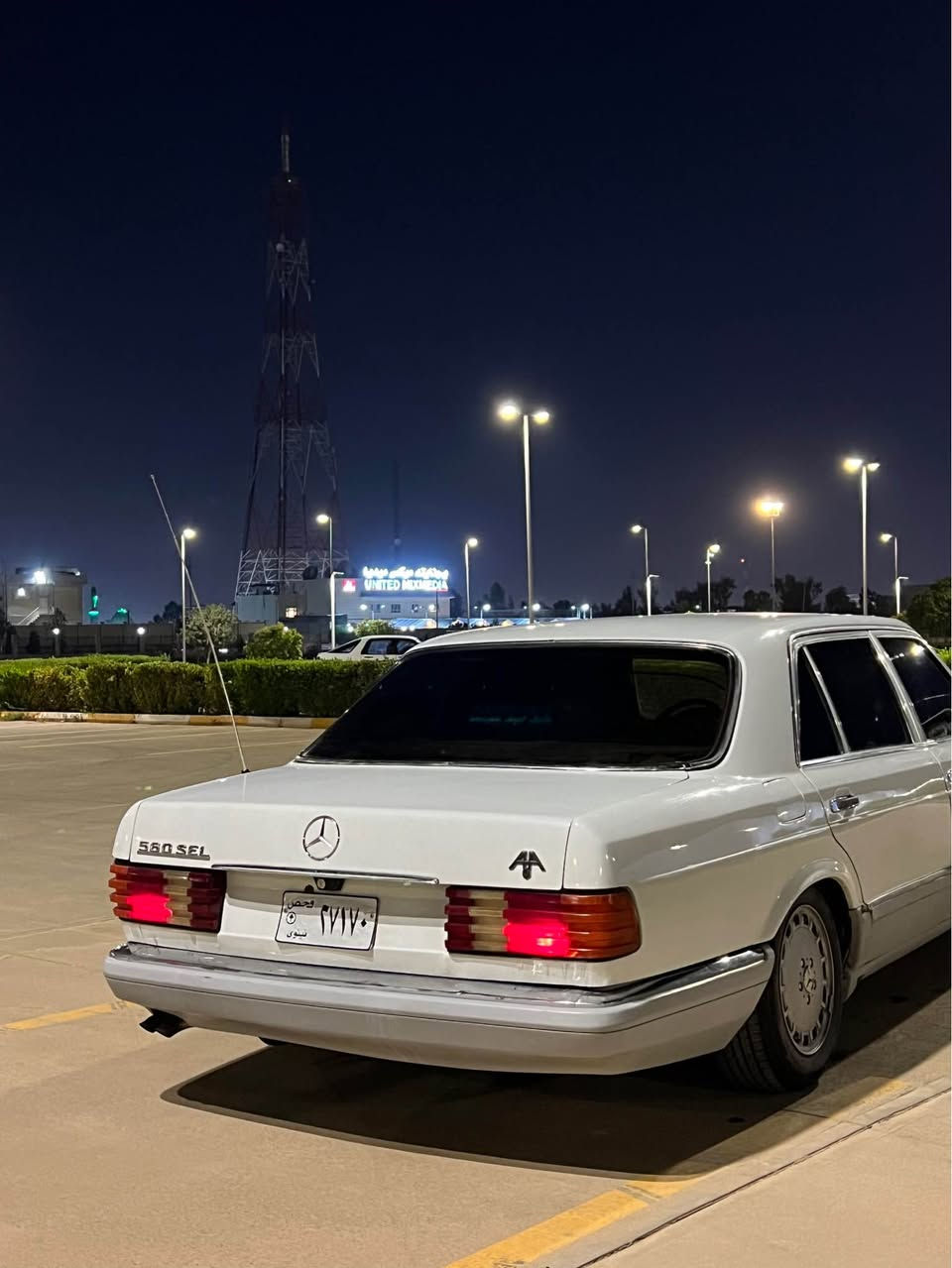 مارسديس رياسي لارج ده رگا گه وره گير و مه كينه به طه ره قه م موسل به شه رتي ئه وه ليات ده يفرؤشم 
*********** أربيل, العراق
