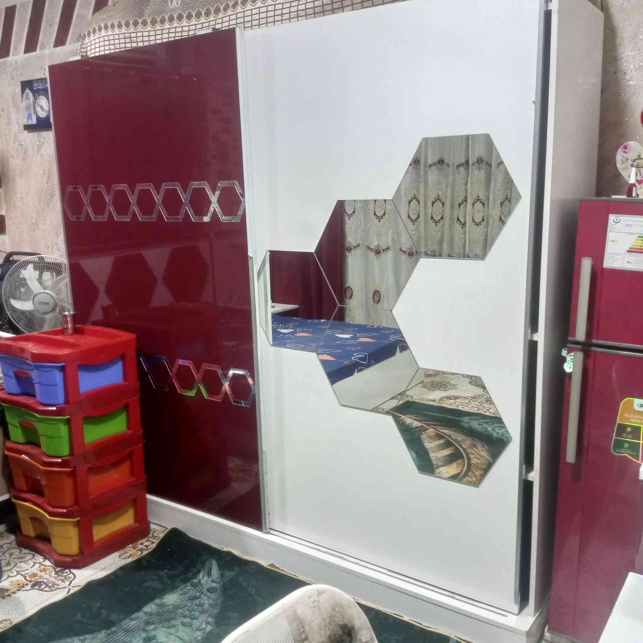 سلام عليكم غرفه للبيع سعره 600وبيه مجال***********
