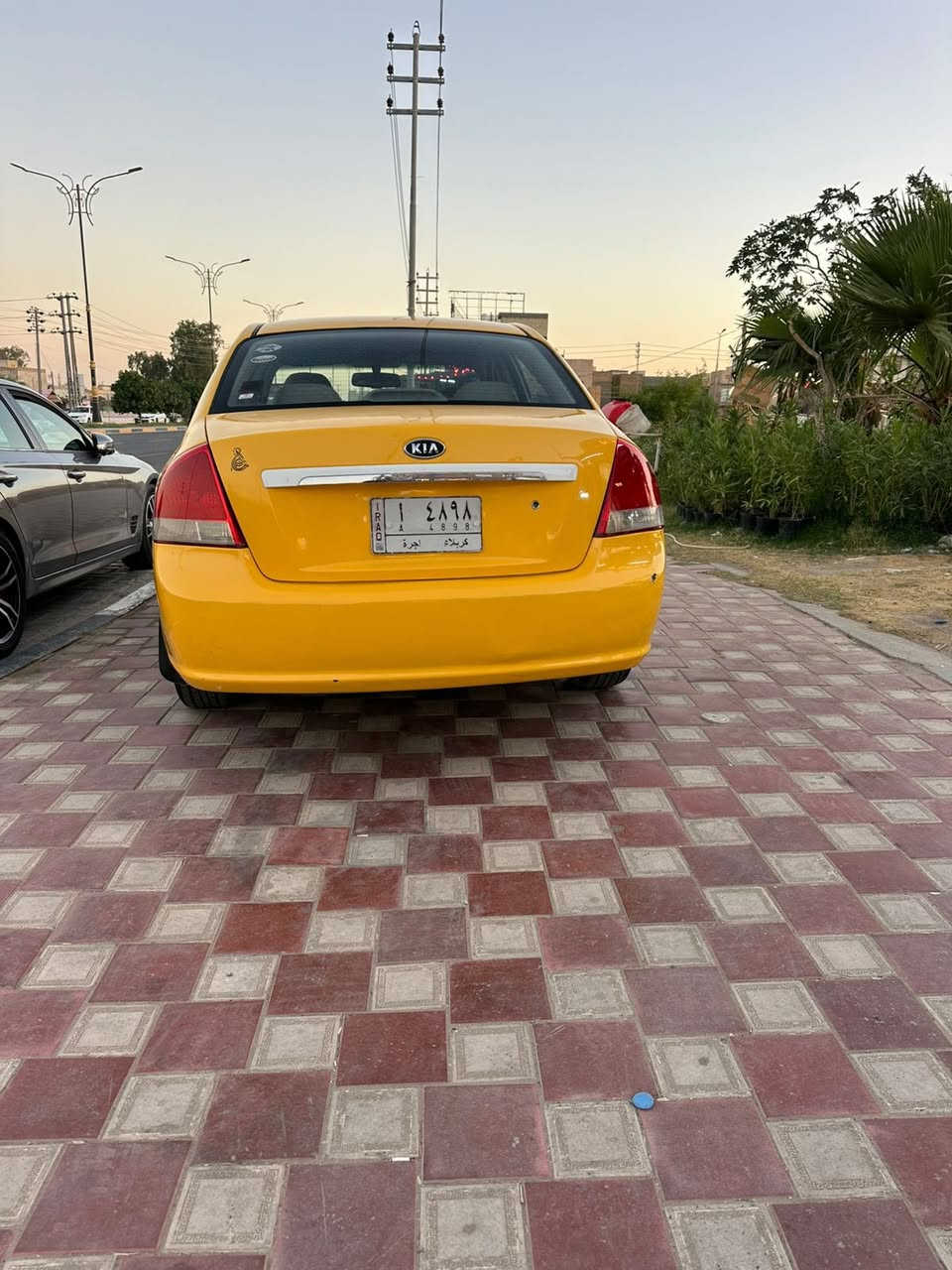 من رخصه الأدمن كيا سبكترا موديل ٢٠٠٨ رقم كربلاء انكليزي باقي بس استلام لوحات بسمي تحويل مباشر للاستفسار *********** السعر ٨٣ وبيه مجال بسيط
