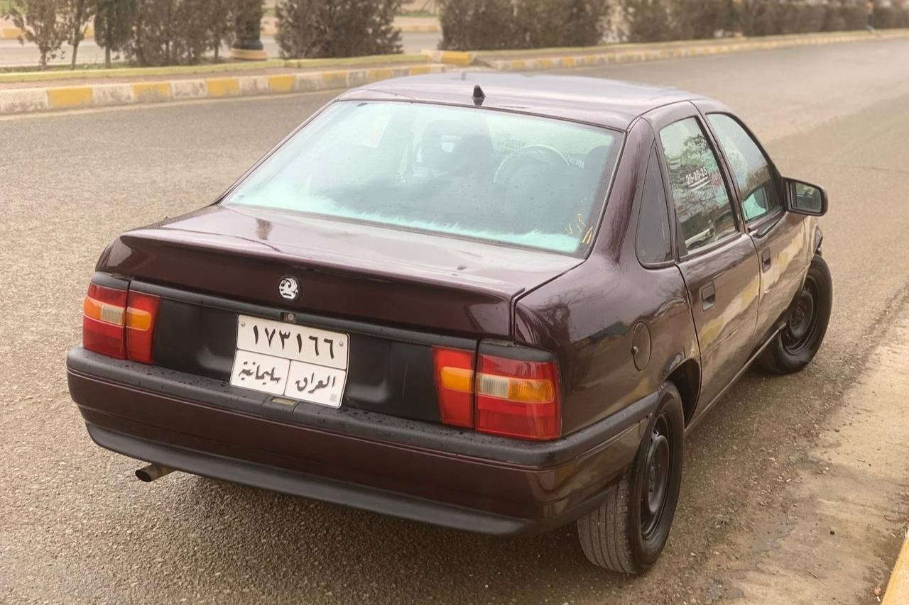 ئۆپڵ ڤیکترا مۆدێل 1991 ی گێر عادی 
مەکینە ٢٠ تە
سڵاید سەیارەکە زۆر پاکوو خاوێنە 
سەیارەکە عامە بۆ جوانی 
کامل مەسرەف کراوە 
گشت گیانی بەشەرت کارەبای مەزبوت 
تەقەو ڕەقەی بەشەرت 
تاقم پێشی کامل تازەیە  
سەیارەی دەسی خۆمە 
بەشەرتی هەموو شتی ئەیفرۆشم 

سعر: لە کۆمێنت داوای بکە ڕاستەوخۆ بۆت دێت 📩 

گێرو مەکینە بەشەرتی ١٠٠ فیتەر

ژمارەی خاوەن سەیارە 
***********
