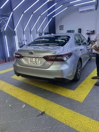 كامري XLE23رقم بغداد /07813814421