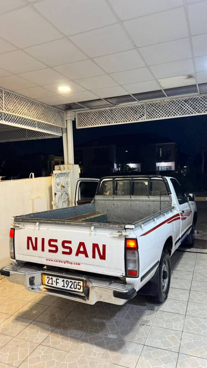 السلام عليكم ورحمة الله وبركاته للبيع نيسان شبوط تك قماره 4 جنكال رقم سليمانيه مكان سياره   كركوك اي استفسار اتصال برقم ***********
