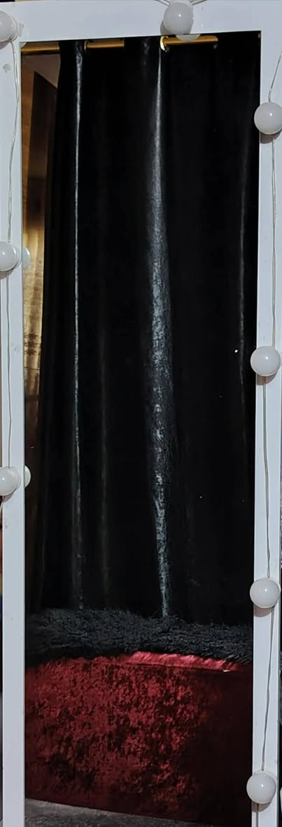 السلام عليكم غرفة تركيا باب اول ثقيلة جدا جدا وتكمه ونظيفه مثل ماموضح بلصور للبيع  450 الف وبيها مجال مكاني المشتل ‏‪0776 319 0105‬‏
