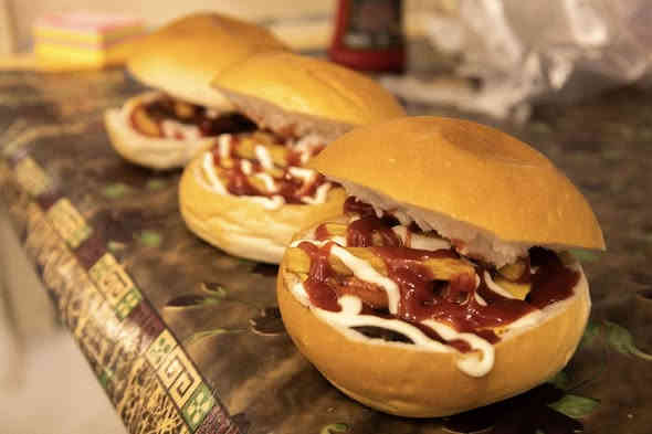 مرحبا حبايبنا وزبائننا😊😊

فلافلنا طعمها ياخذك لعالم ثاني😍😍

والكباب ولا اروع😋😋

 ( الطعم راح يظل بالبال )

🌮كباب لحم عراقي خـالـص
     درجة اولى لفة ( 1500)

🌮كباب دجاج ذبح خـالـص 
     درجة اولى لفة ( 1000 )

🍔 برگر لحم و دجاج كلاسك ( 2000 )

🍔 برگر لحم و دجاج بالجبن ( 2500 )

🍔 دبل برگر لحم و دجاج بالجبن ( 3000 )

🌮 كبة حلب لحم و دجاج (1000)

🌮 فلافل ( 500 )
🌮 فلافل مشكل ( 750 )

عنواننا / خانقين - مدخل دارة كونارة ( مقابل مجمع احمد عماد للألبسة )
وموجودين على تطبيق طلباتي للي يستخدمون التطبيق😊😊

للطلب يرجى الاتصال على الارقام
***********
***********
يتوفر واتساب
واهلاً وسهلاً بيكم😊😊

الرجاء ارسال طلبات الصداقة لنبقى على تواصل ويصلكم كل جديد من العروض والتخفيضات🤗🤗
