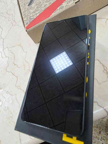 سلام عليكم بوكو اكس7 برو ذاكرة 256/12 ببجي 120 فريم كامرة تصور 4K.60fps عالية الدقة 50 ميكا بكسل شحن 90 واط بطارية 6000 معالج دايمنسي 8400 الترا مستخدم استخدام خفيف اربع اشهر سبب البيع اريد اغيرة للايفون سعرة 330 وبي مجال بسيط او مراوس بايفون 12 برو ماكس وفوق مكاني سوق الشيوخ ***********
