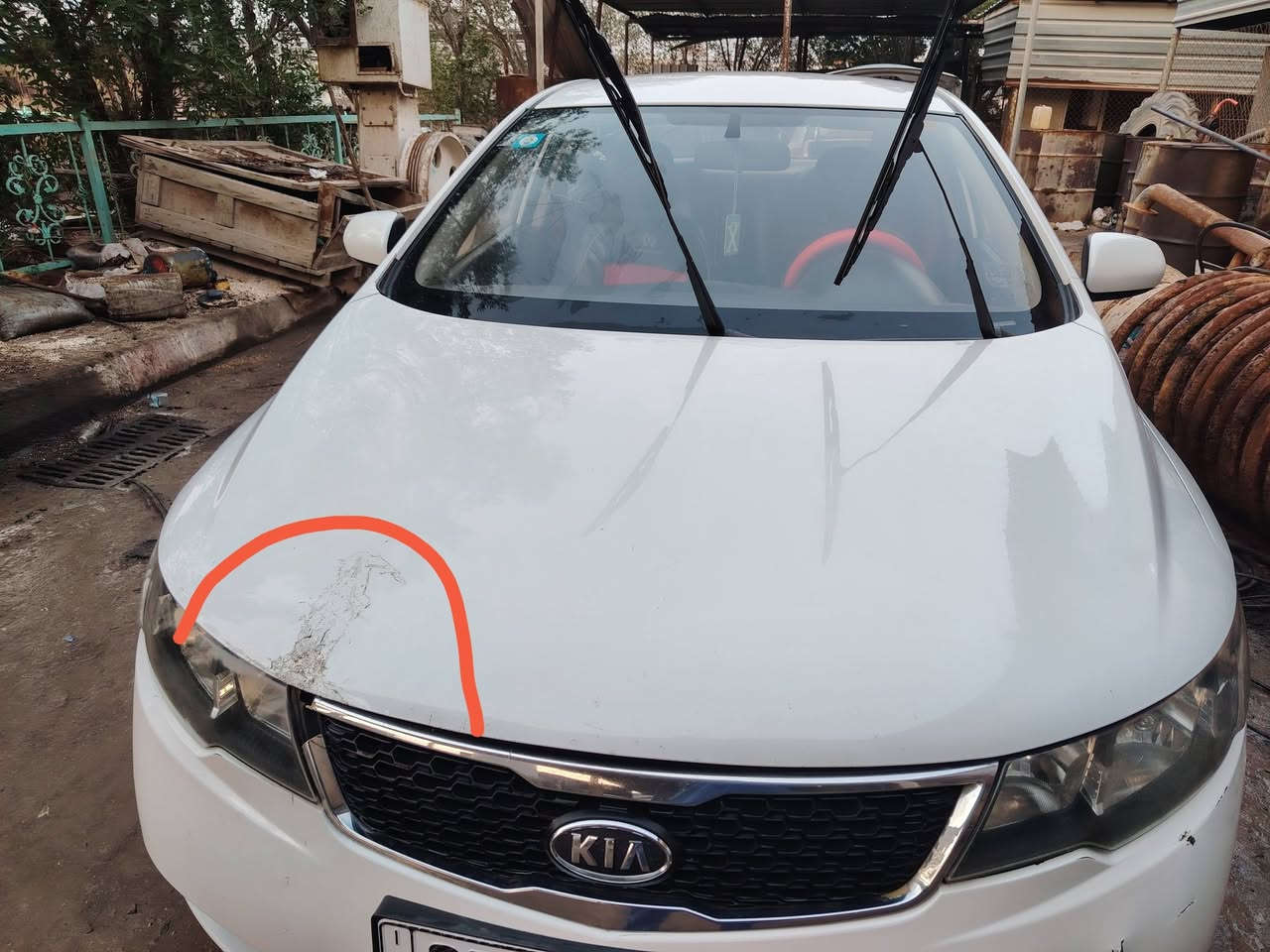 سيراتو ٢٠١٢ باسمي تحويل ثاني يوم  بيها مكانات مأشر تعديل بارد وبيها البنيد تعديل ومكحل مع تبديل بدنه فقط بدون ضرر داخلي  وبيها دوسات ضرر بدون تعديل محرك١٦٠٠ جيد كير٦نمر جيد تبريدها شغال ورقمها ذي قار دولي وكانها ناصريه مركز والسعر ١٠٠ ورقه وللاستفسار الأتصال ***********
