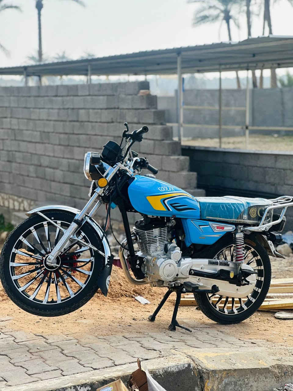 السلام عليكم
سولنك 2024 شكل 2025 للبيع 
الماطور مال جناي كامل ما ناقصه شي شلعه ومعدل فول
التايرات جديد جوبلس التاير الخلفي ما صارله اسبوع 
الموقع حديثة حي العسكري 
السعر 875 لمو شراي لا يتعبني 
للتواصل خاص او *********** فقط واتساب
